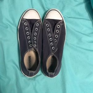 Grey converse low tops